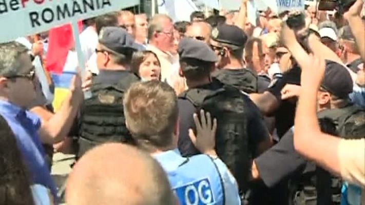PMP a blocat strada în Capitală, după modelul Florin Salam când dădea dedicaţii Poliţiei PMP a blocat strada în Capitală, după modelul Florin Salam când dădea dedicaţii Poliţiei