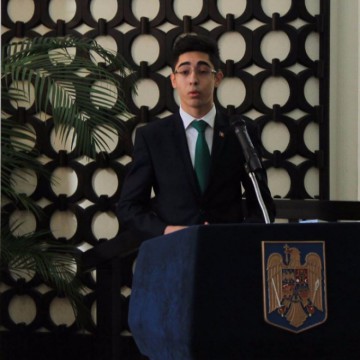 Elevii reclamă nerespectarea legii în legătură cu neacordarea manualelor școlare pentru liceeni