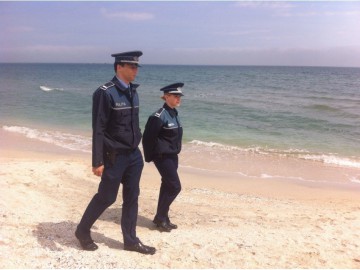 Polițiștii acționează pentru siguranța turiștilor de pe litoral