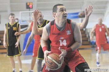 Premierul Victor Ponta s-a dus în Turcia să se opereze la genunchi