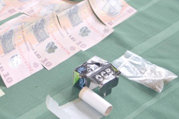Prinşi cu droguri asupra lor, la Gară, Far şi CET