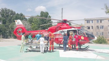 Gravidă din Tulcea, rănită într-un accident rutier, transportată cu elicopterul la Constanţa
