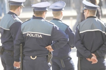 Condamnaţi la închisoare, depistaţi de poliţiştii constănţeni