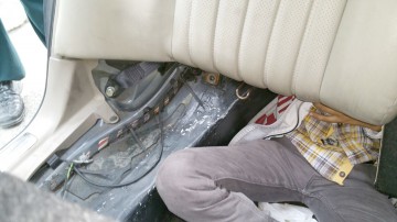 Doi sirieni, găsiţi ascunşi într-o maşină din Bulgaria la Vama Veche