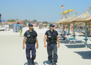 Sute 300 de jandarmi vor patrula în staţiunile de la malul mării