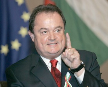 Blaga, către PSD: Să nu uite că întotdeauna şefii serviciilor au venit din opoziţie