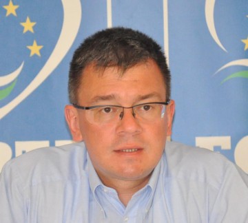 Mihai Răzvan Ungureanu, validat de Parlament la conducerea SIE