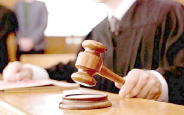 Indivizii care obţineau credite cu acte false, trimişi în judecată