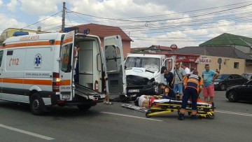 Accident grav pe I.C. Brătianu: un motociclist a fost lovit de o autoutilitară