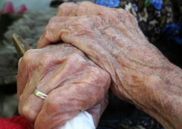 O vârstnică din Cerchezu a fost VIOLATĂ de strănepot în timp ce se întorcea de la un PRIVEGHI