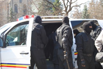 Exclusiv! PERCHEZIŢII la Ghindăreşti, inclusiv la primar şi Primărie