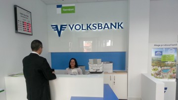 11.000 de români au acceptat oferta de conversie în lei sau euro a creditelor luate în franci elveţieni