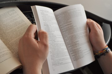Numărul volumelor din biblioteci a scăzut cu 1,8% în 2014