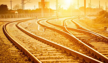 Circulaţia trenurilor, restricţionată din cauza caniculei