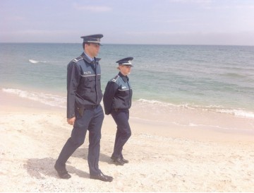 Poliţiştii detaşaţi pe litoral au intrat în “pâine”