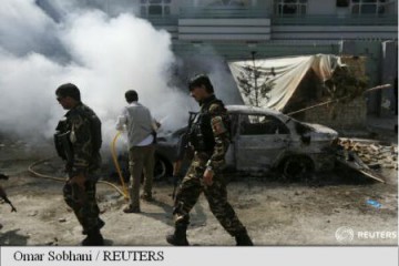 Trei militari români, răniţi în Afganistan după explozia unei maşini capcană