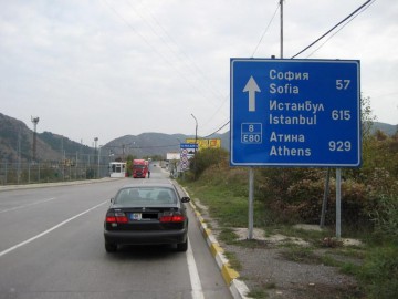 Bulgarii atacă maşinile româneşti care merg în Grecia!