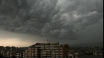 Codul galben de furtună a fost prelungit pentru Constanţa