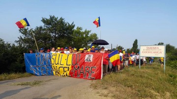 ZIUA 5. Marșul Tinerilor Moldovei PE JOS de la Chișinău la București: „Cine merge, vrea Unirea, hei... hei...”