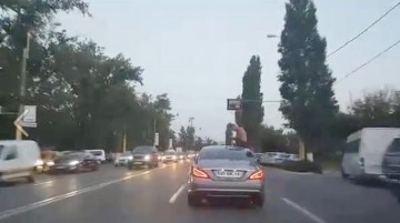 Cocalar de Brăila: s-a plimbat pe plafonul unei maşini prin Mamaia!