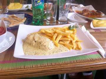 OPC verifică restaurantul unui hotel din Olimp: mai mulţi copii s-au simţit rău!