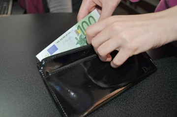 ANI: Fosta soție a ministrului de Finanțe nu poate justifica o avere de 200.000 euro