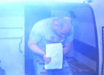 Cicerone, poliţistul prins luând mită de la Karam, rămâne în arest