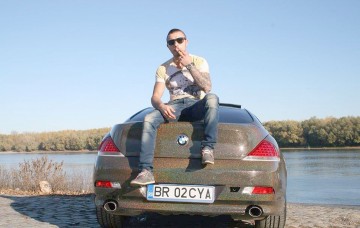 Cocalarul de Brăila care defila pe plafonul unei maşini în Mamaia, “ars” la buzunar de Rutieră