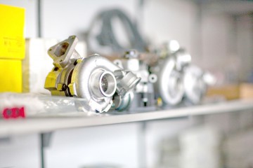 Piese auto contrafăcute, de peste 100.000 de euro, confiscate