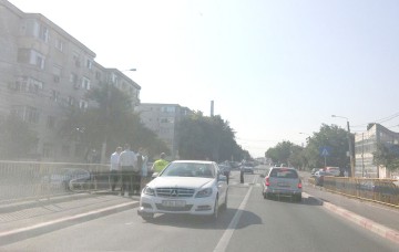 Un reprezentant al Autoklass a lovit un bărbat pe trecerea de pietoni