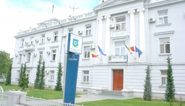 Mai multe tinere date dispărute, depistate de poliţişti: una e în străinătate