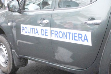 Maşină cu acte false şi şofer fără permis, la Negru Vodă