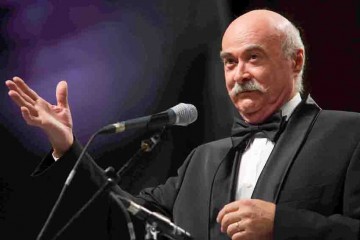 Tudor Gheorghe prezintă spectacolul „Adio, doamnă!”, la Bucureşti