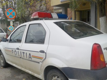 Scandal la Grădina: două familii vecine şi-au vărsat nervii şi pe poliţişti
