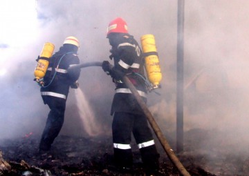 Weekend de foc pentru pompierii constănţeni: 10 incendii în 48 de ore