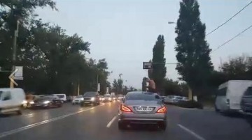 Cocalar de Brăila: s-a plimbat pe plafonul unei maşini prin staţiunea Mamaia!