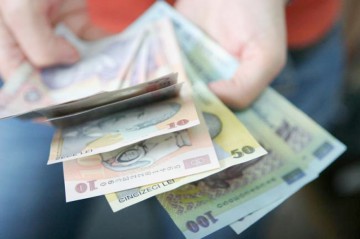 De ce trebuie să crească salariile demnitarilor