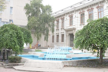 Bine că n-a trecut vara! Fântânile arteziene, în sfârşit în funcţiune