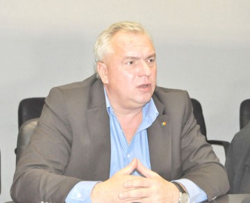 Constantinescu are interdicţie să-şi exercite funcţia de preşedinte al CJC