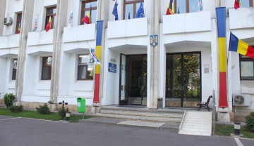 Cresc salariile în Primăria Constanţa