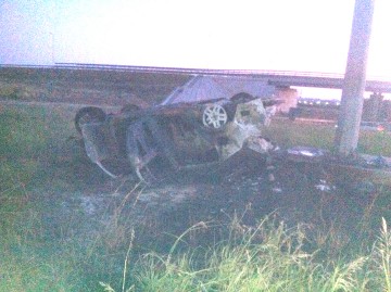 Un autoturism s-a răsturnat pe DN39 şi apoi a luat foc!