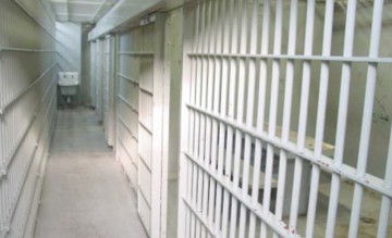 Posesor al unui mandat de executare a pedepsei cu închisoarea, depistat