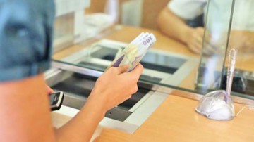 Cât a împrumutat luni statul de la bănci