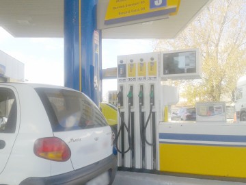 Ieftinire masivă a carburanţilor. 5 lei litrul de motorină