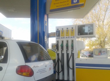 Carburanții continuă să se ieftinească