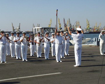 Forțele Navale organizează spectacole de fanfară în Piața Ovidiu și în zona Comandamentului Flotei