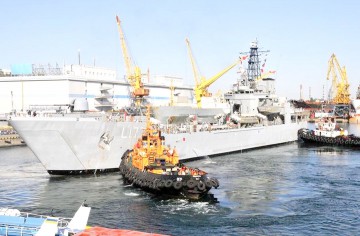 O navă militară grecească a acostat în Portul Constanţa