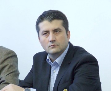 Consilierii municipali, convocaţi în şedinţă ordinară