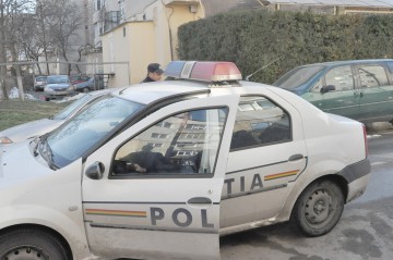 Minorul acuzat că a spart Oficiul Poştal 9 a fost arestat