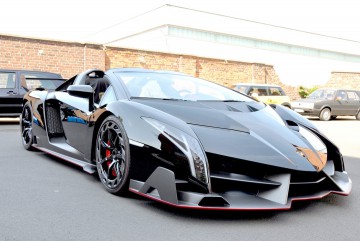 Bolizi Lamborghini și McLaren au parcat, în iulie, în garajele unor proprietari din România